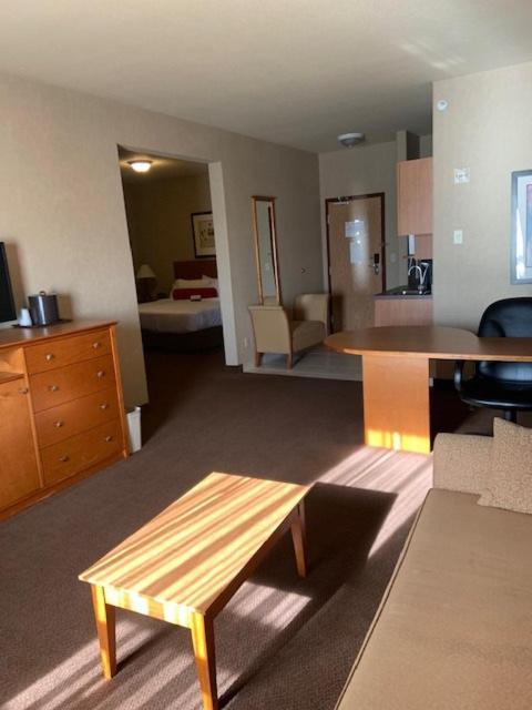 Hotel Clarion Pointe Rimbey Exterior foto