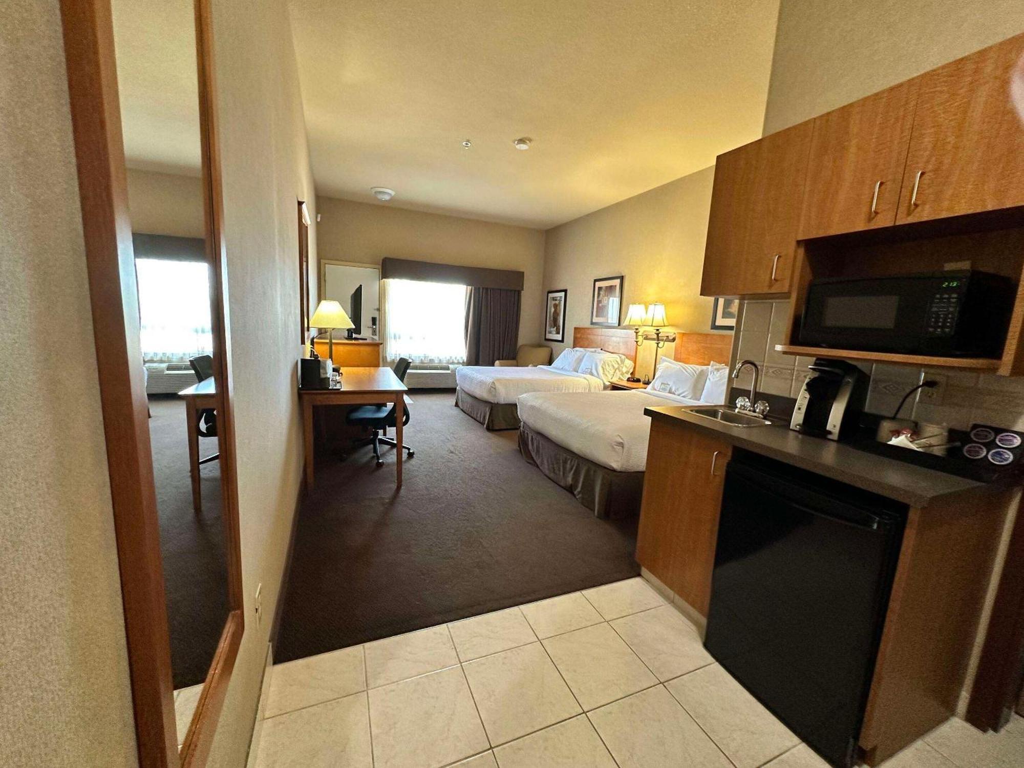 Hotel Clarion Pointe Rimbey Exterior foto